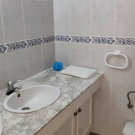 Apartment Lovely 2 Bedroom With Pool