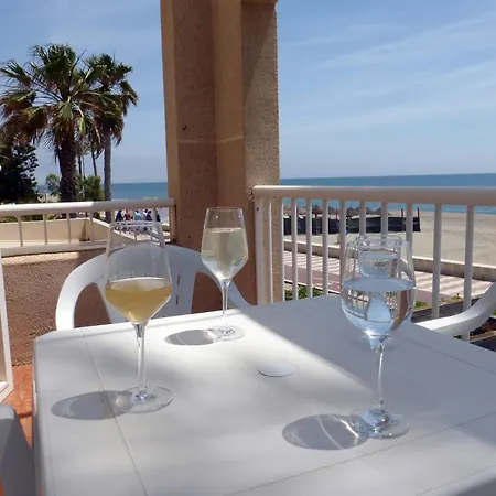 Lovely 2 Bedroom With Pool